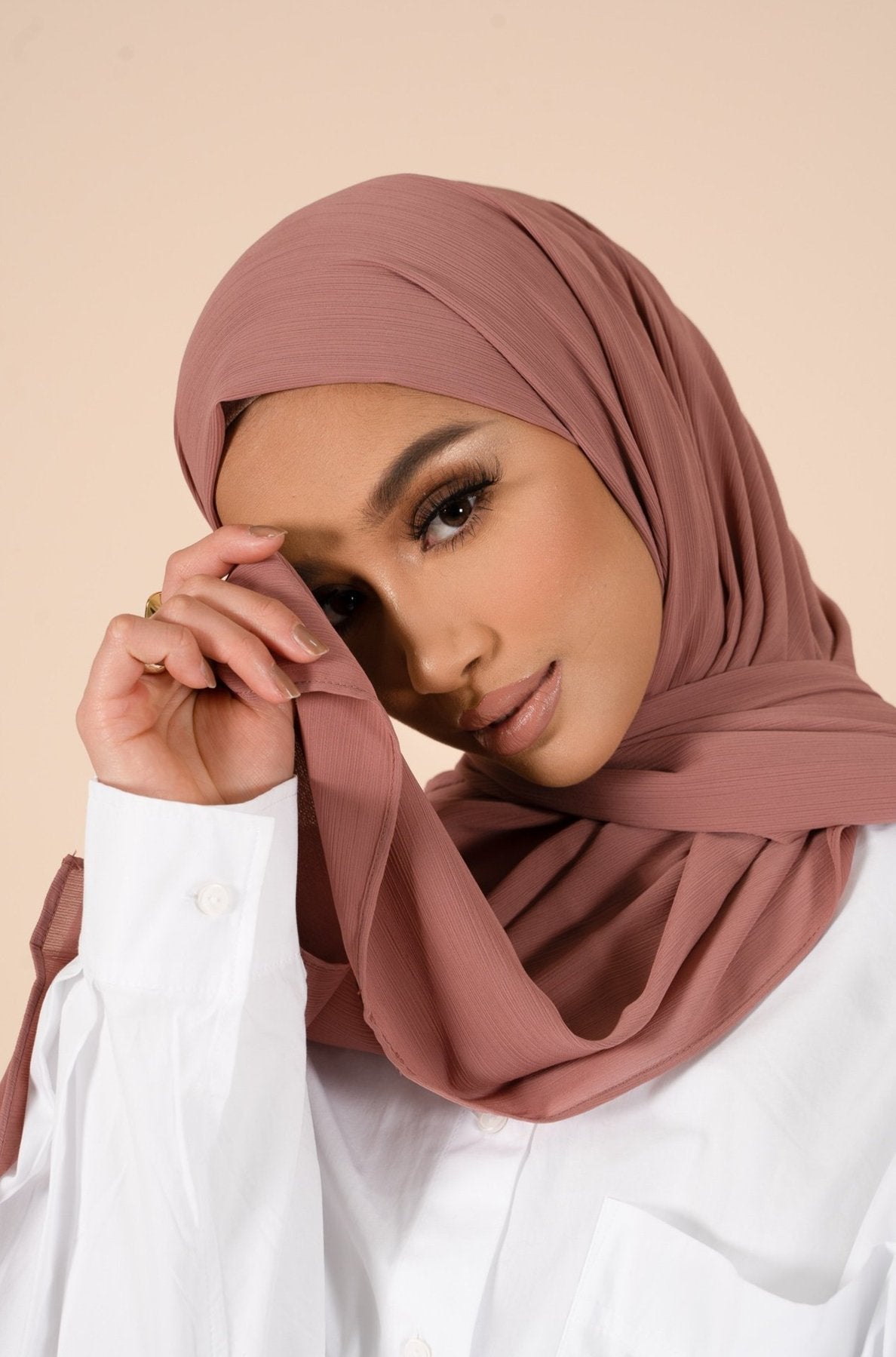 How To Style Your Hijab With A Dress - CAVE