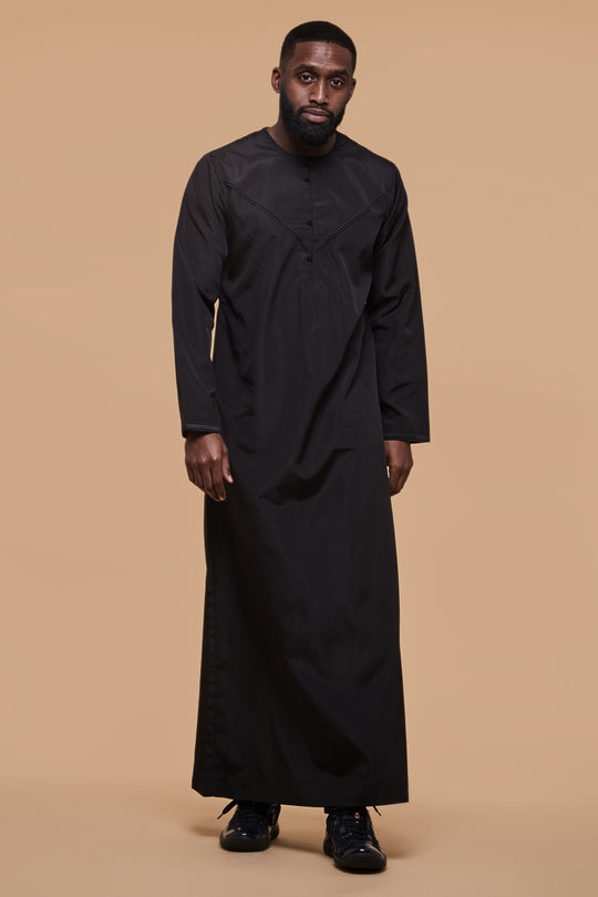 All Black Emirati Thobe