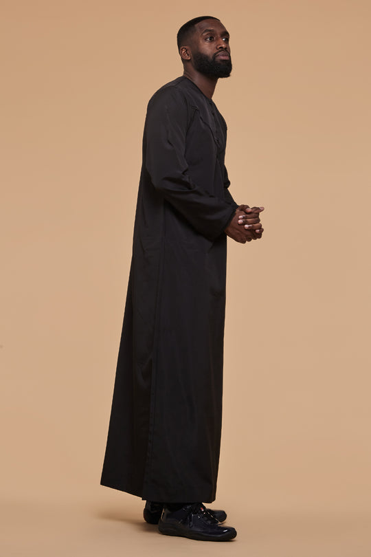 All Black Emirati Thobe