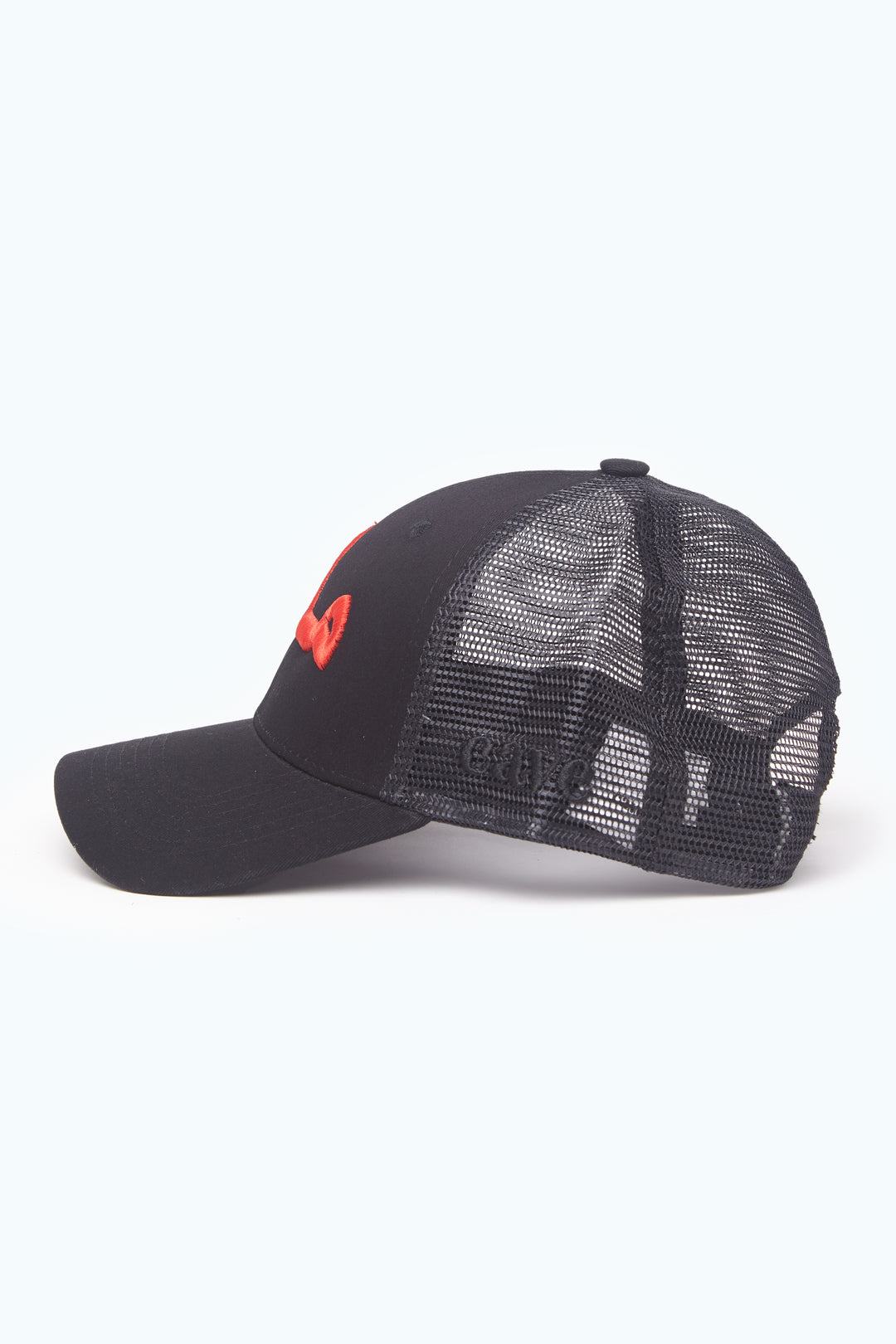 Casquette noire et rouge Wealth Arabic