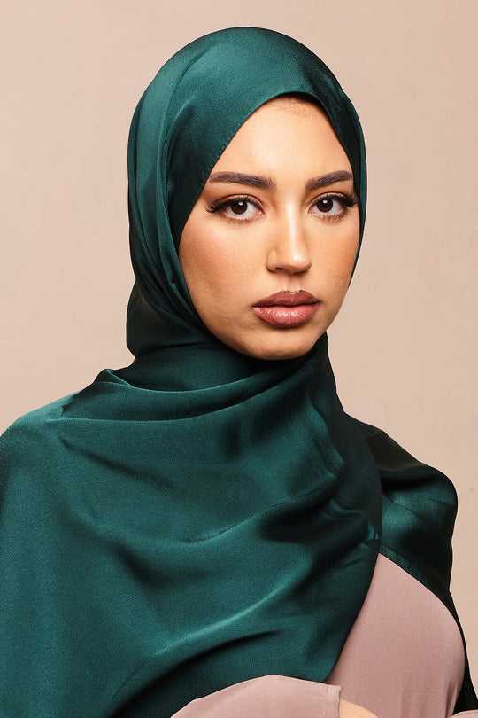 Forest Green Grain Satin Hijab - CAVE